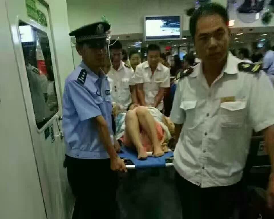 ޵